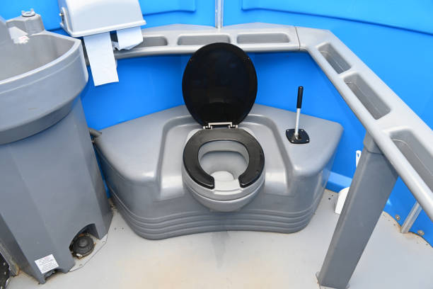 Best Porta potty delivery and setup  in Griffith, IN